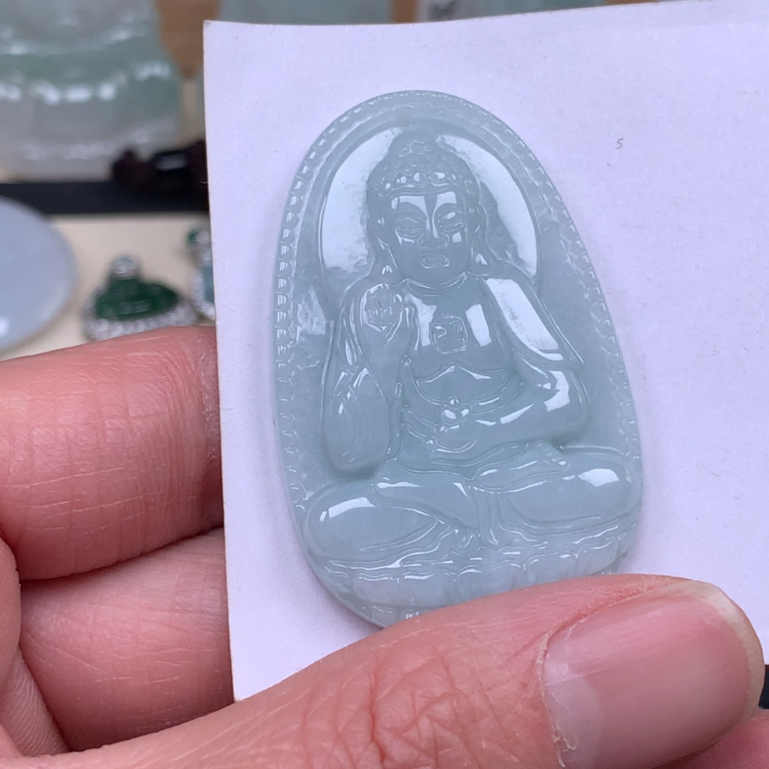 翡翠未镶嵌颈饰阿弥陀佛