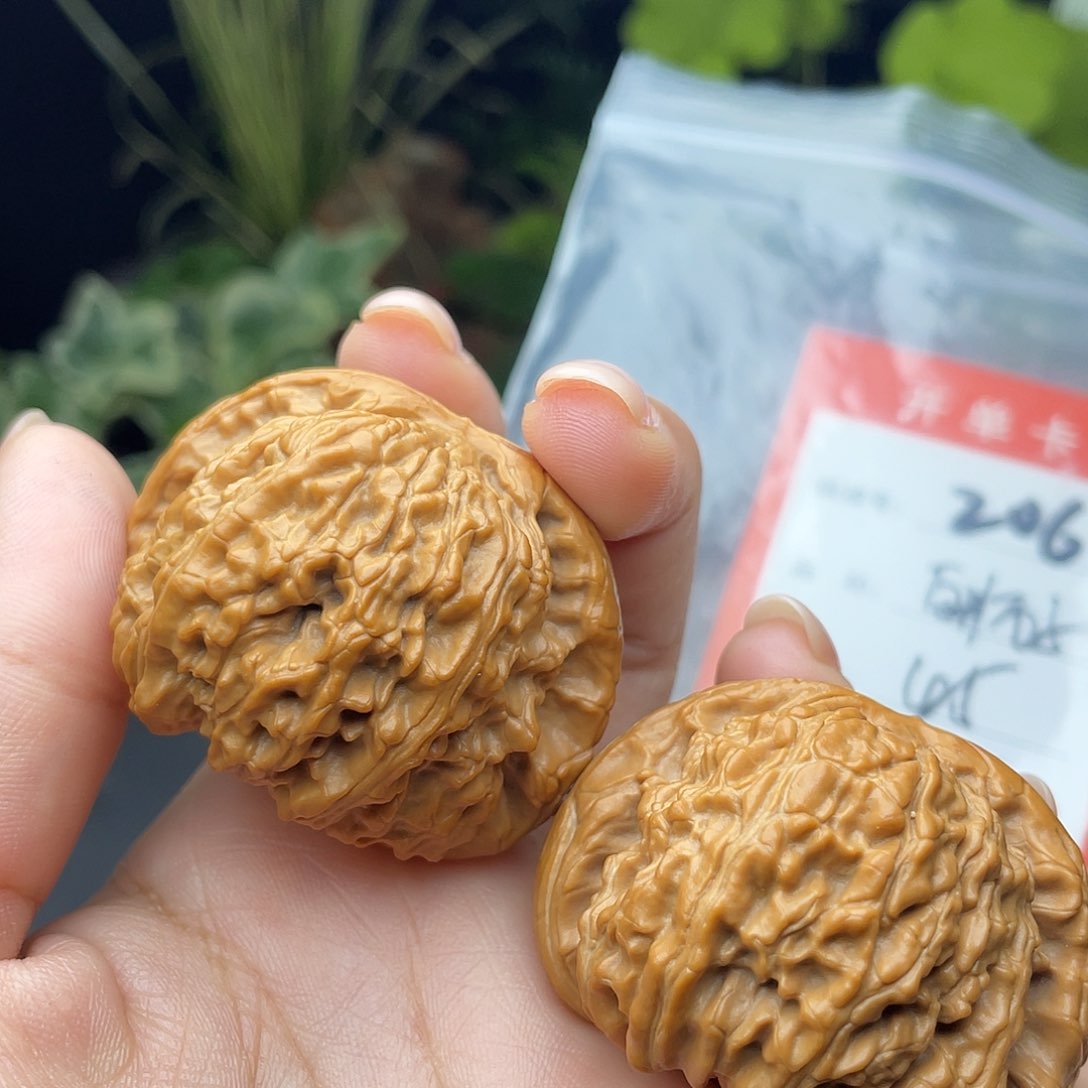 核桃把件文玩市场206