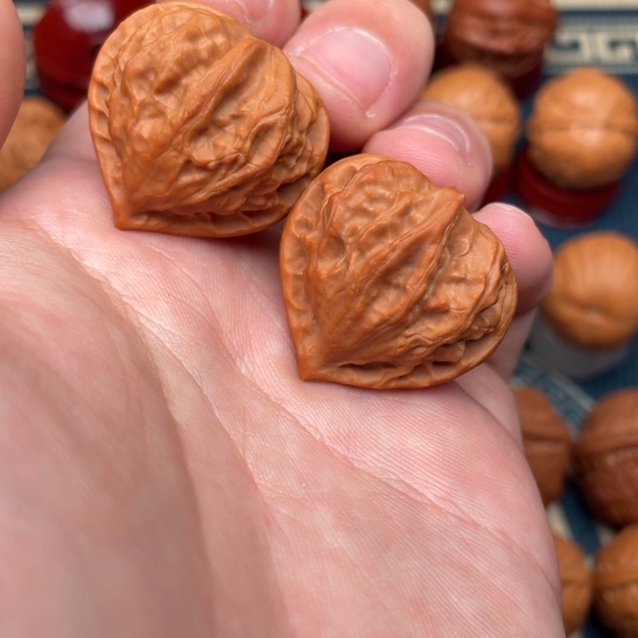 把件文玩核桃红桃a