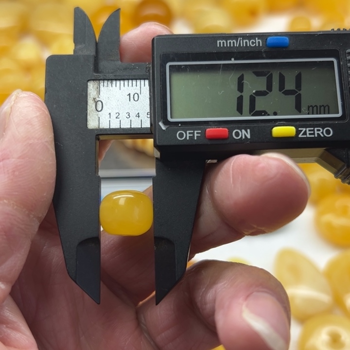 琥珀（矿物珀）未镶嵌裸石