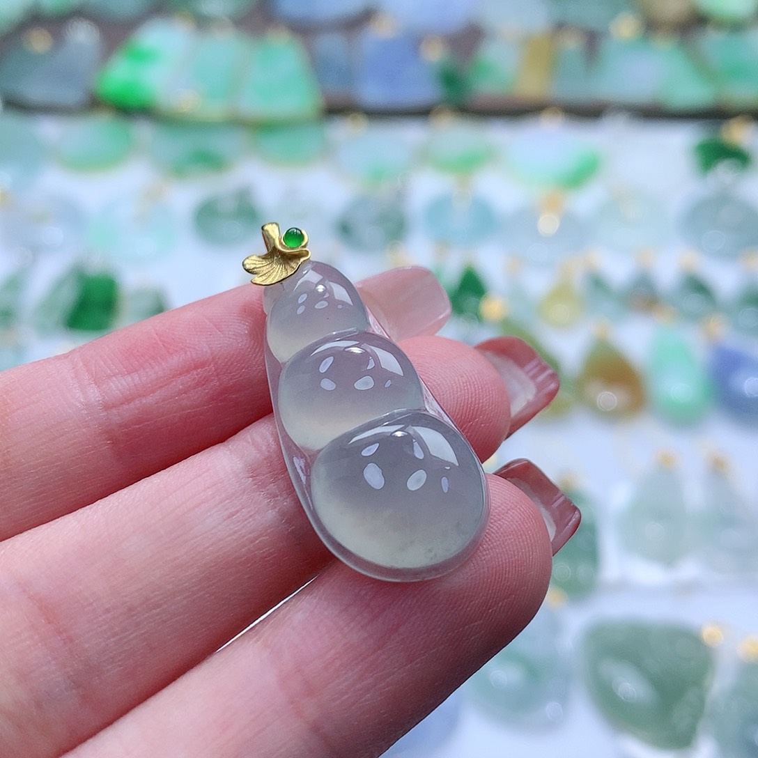 翡翠颈饰未镶嵌翡翠