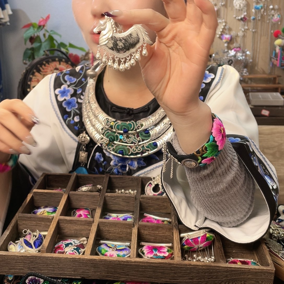 锆石纯铜合金吊坠