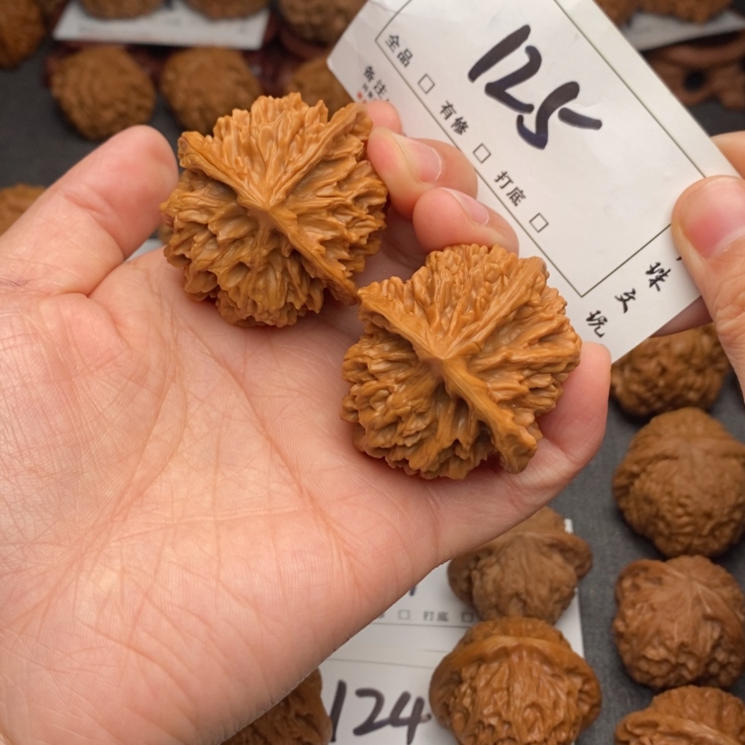 文玩核桃吊坠40正丁125