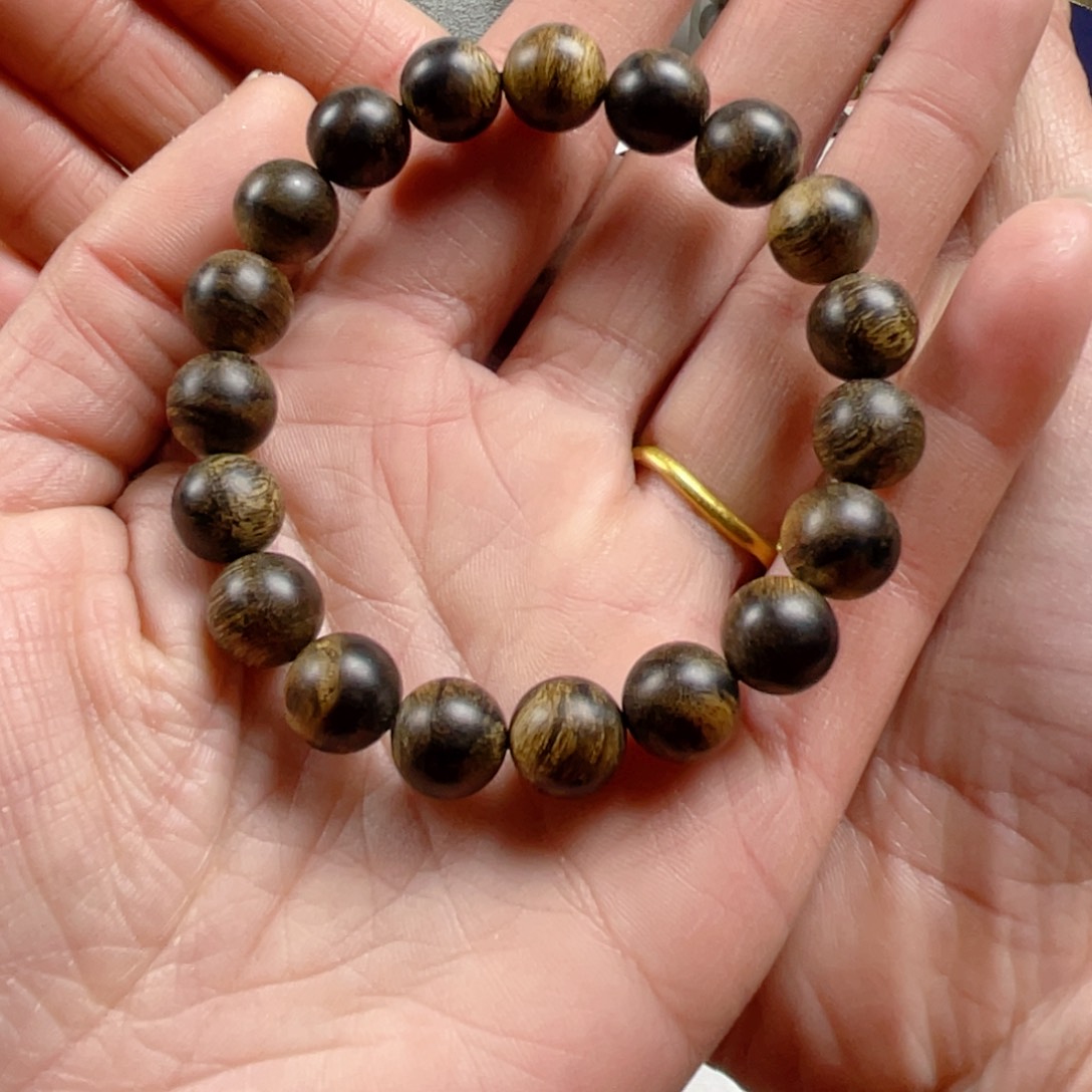沉香手串大***座越南芽庄老白棋玉化老料满瘤疤虎斑纹1.0