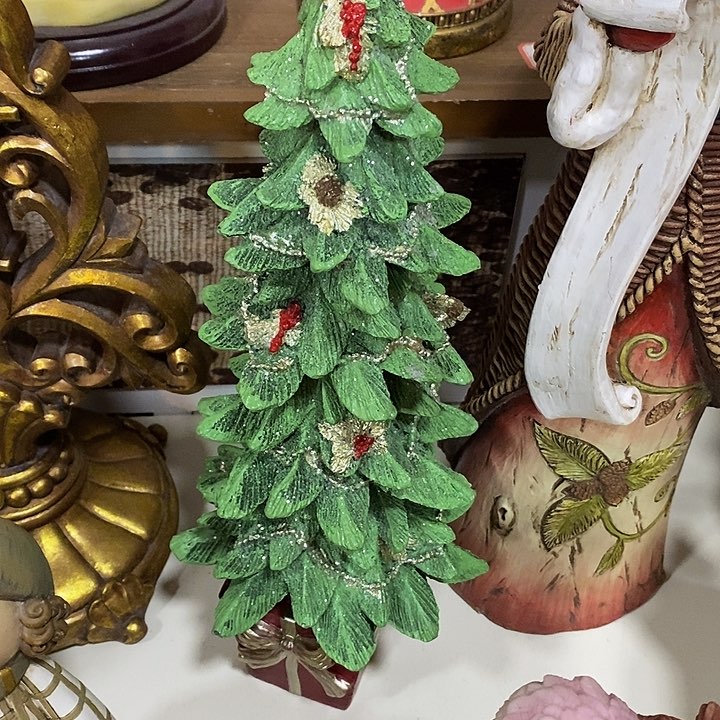 树脂制品圣诞树摆件