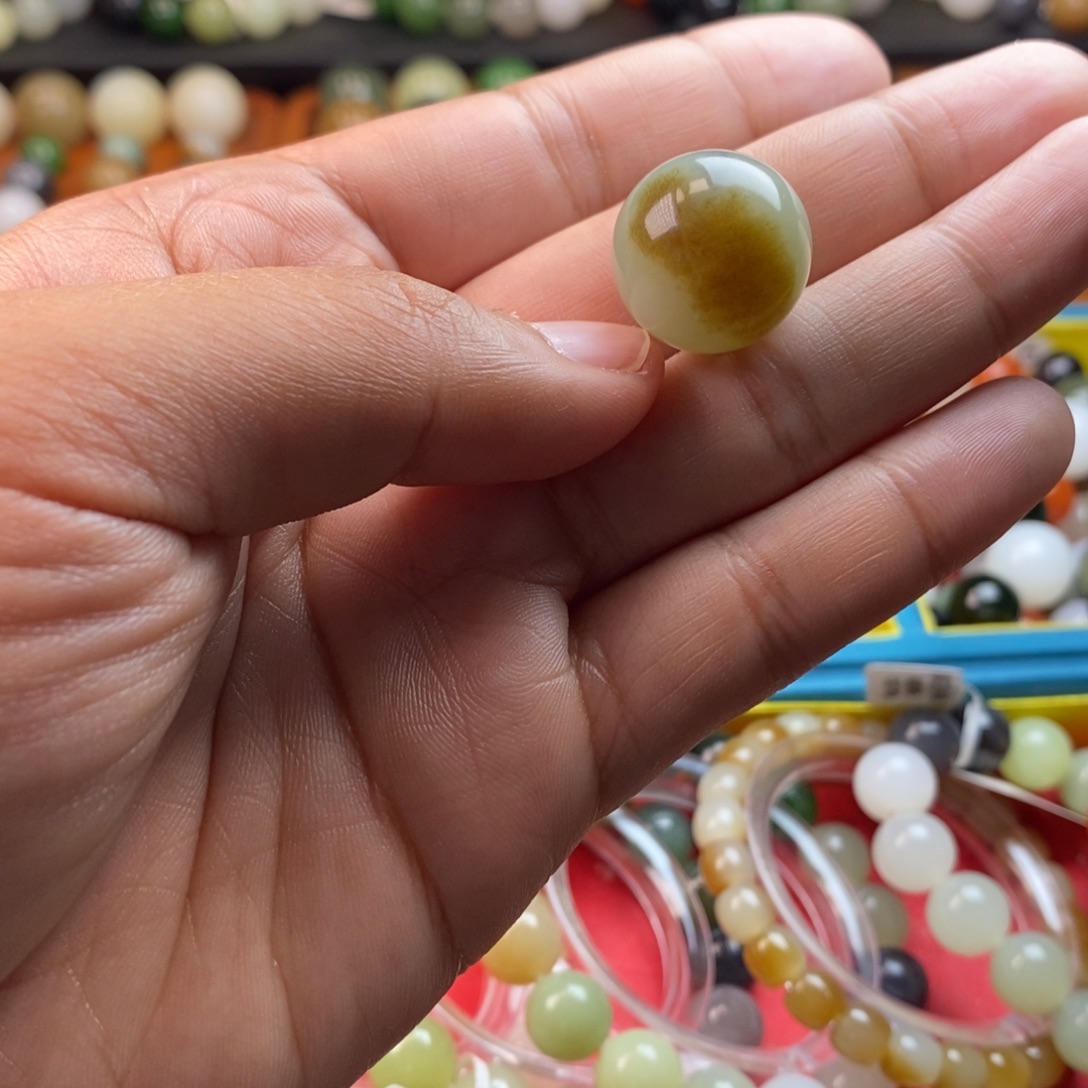 和田玉未镶嵌珠宝奇石卡18新疆三色玉y