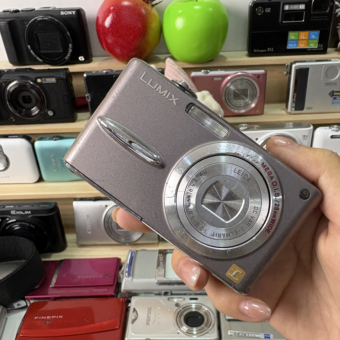 8新 Panasonic/松下 松下fx30香芋紫清透冷白，720万像素成色一般
