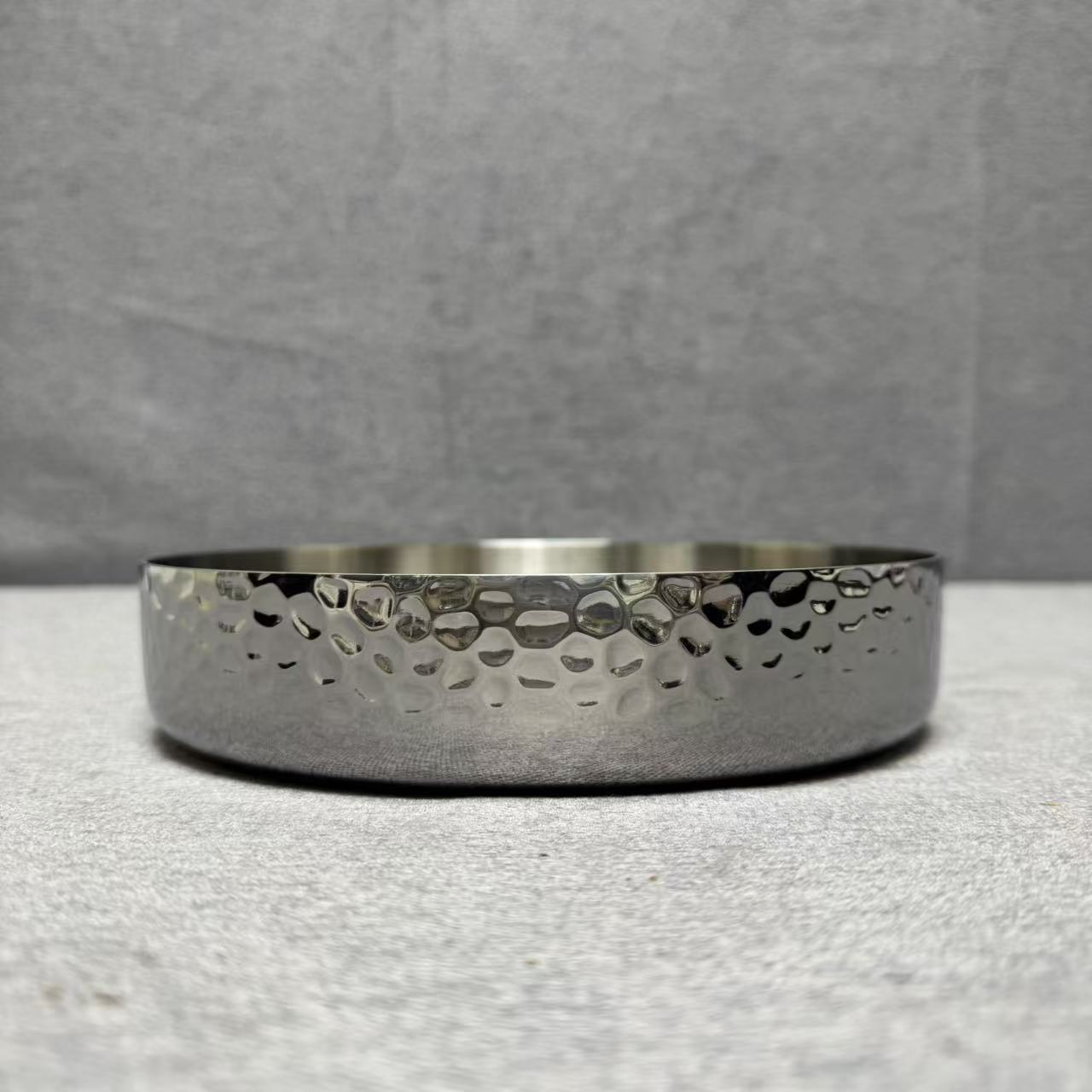 5-027-1 Chockmen 不锈钢锤纹盘 20*4CM 重约0.54KG