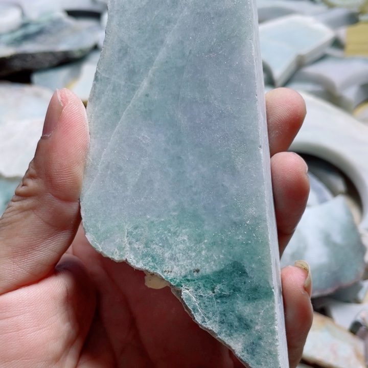 翡翠挂件未镶嵌翡翠