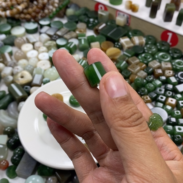 祥***༻和田玉未镶嵌挂件