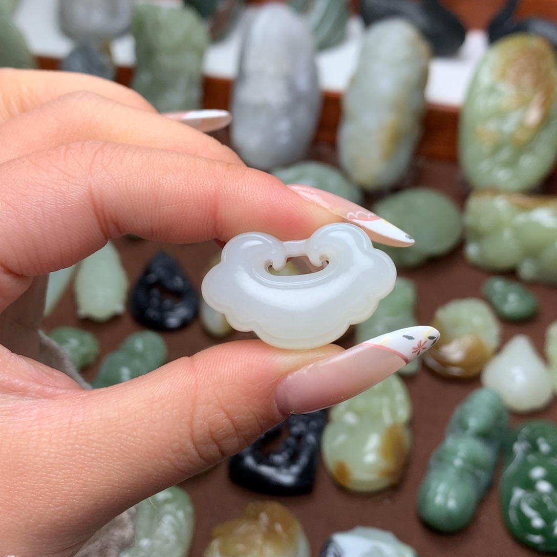 和田玉挂件未镶嵌小**