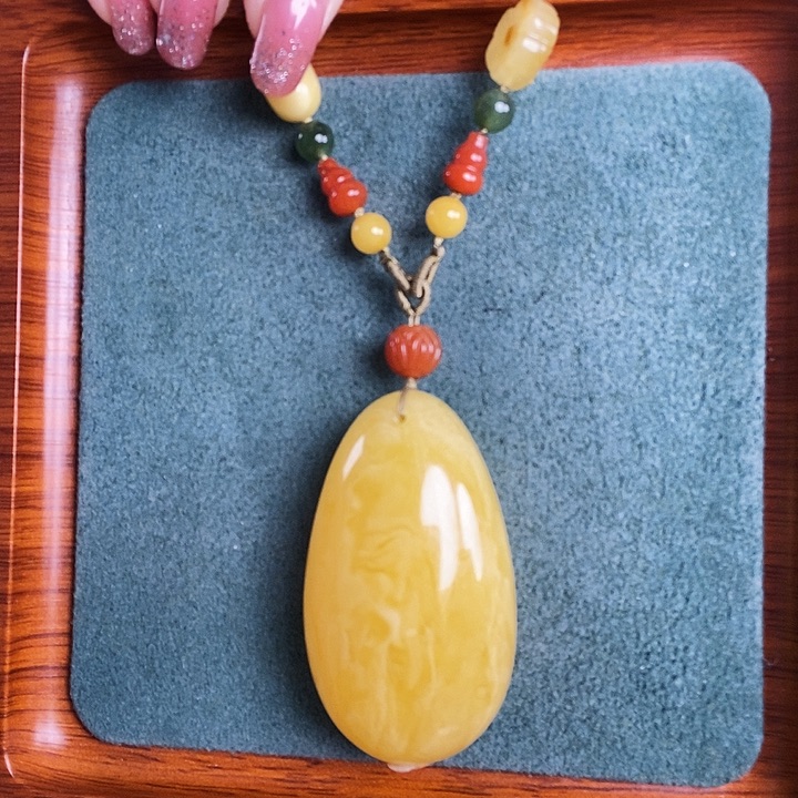 蜜蜡未镶嵌颈饰吊坠