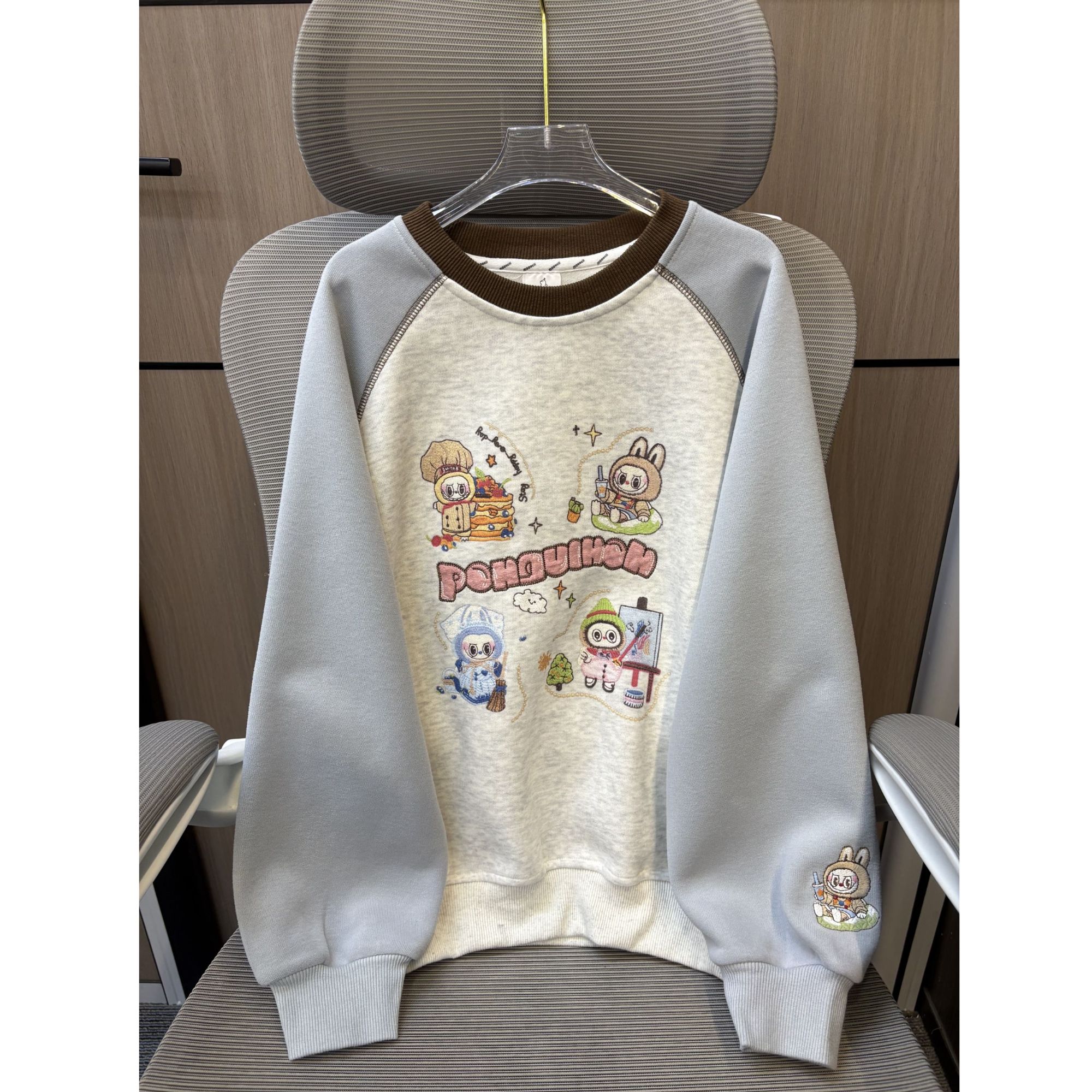 【现货】2025秋时髦百变拉布布刺绣插肩袖女童卫衣 D770 770 Y