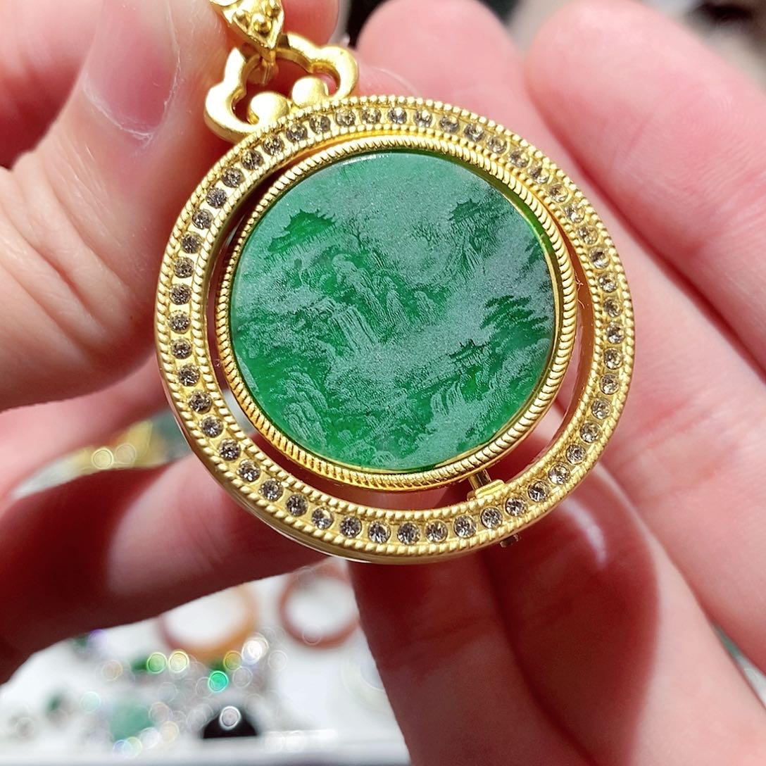 翡翠颈饰未镶嵌翡翠z