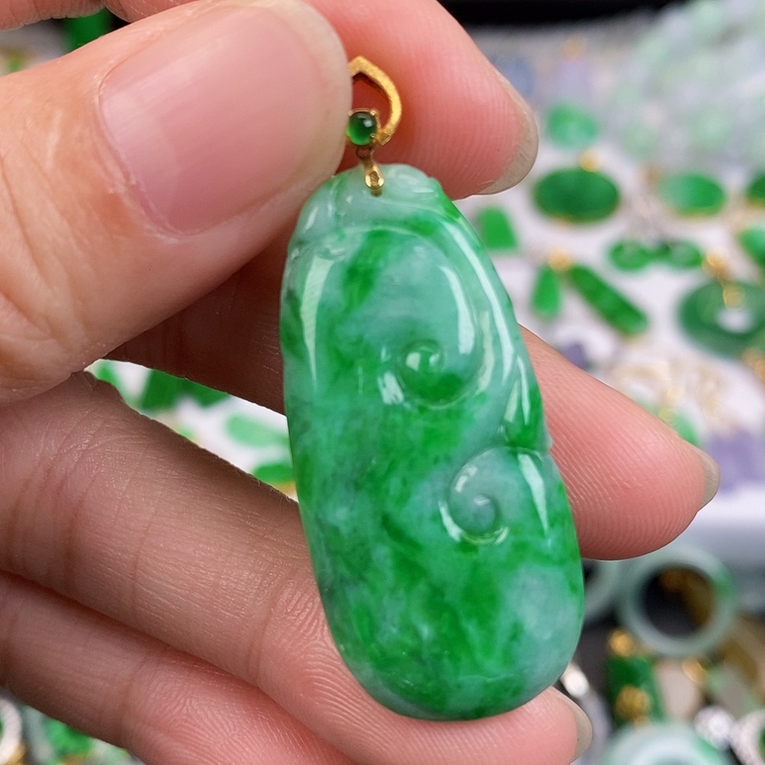 吊坠(不含链)18K金镶嵌翡翠