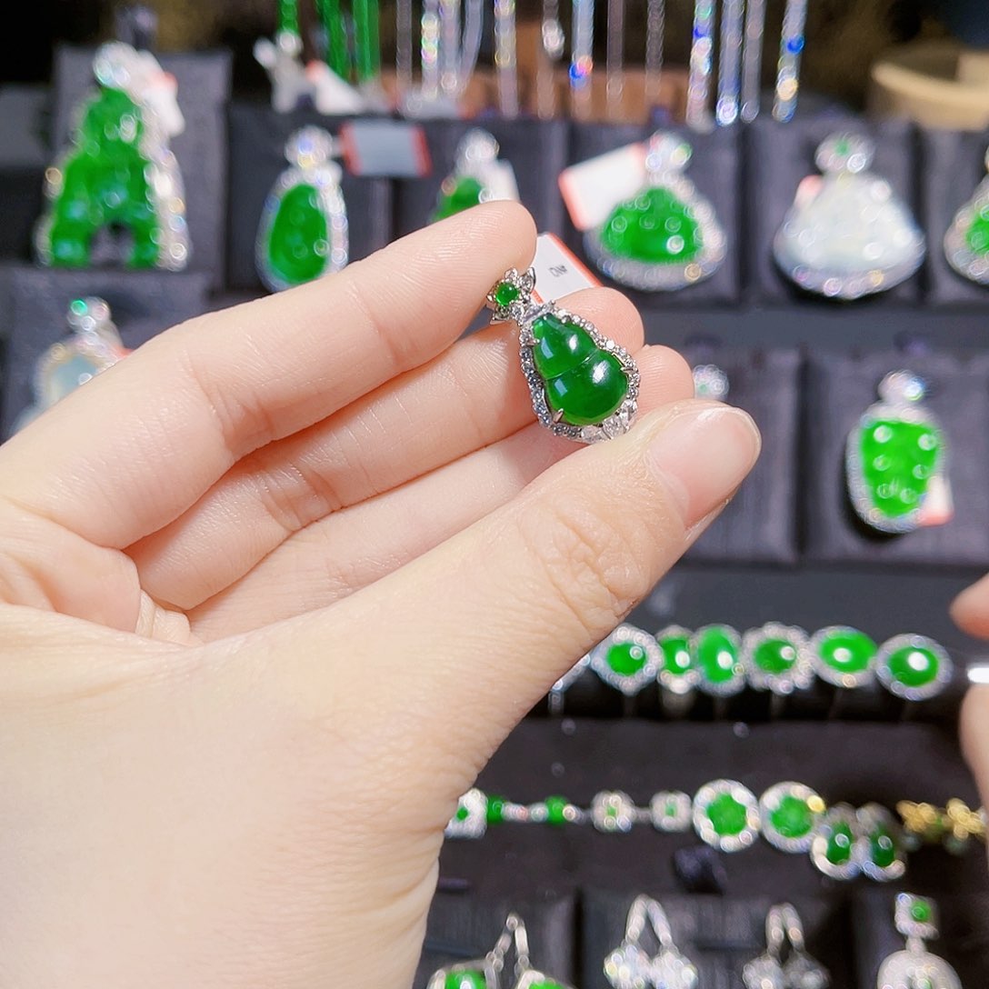 翡翠吊坠(不含链)银S925镶嵌葫芦