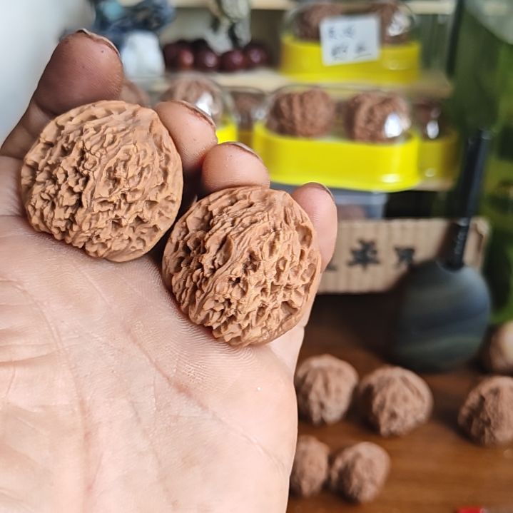 38加尺寸，南疆石，有隐黄，介意勿拍