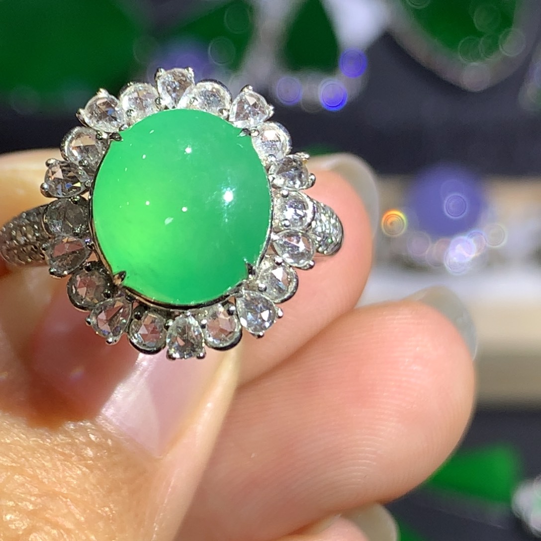 翡翠戒指18K金镶嵌9，