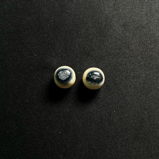 PT62316 蓝眼圆珠一对 只做天然猛犸牙