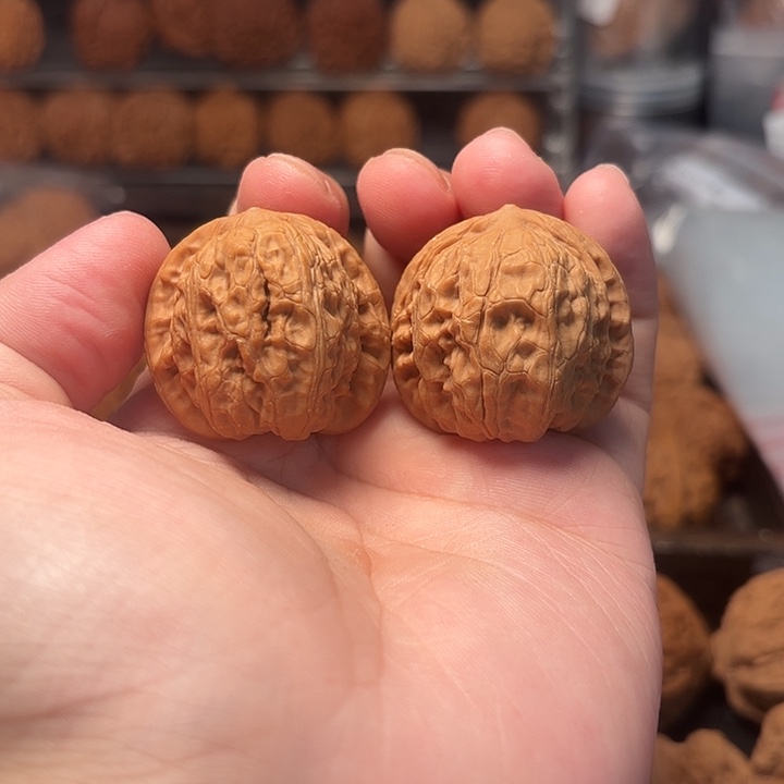 1文玩核桃蜡皮小帽子35-520