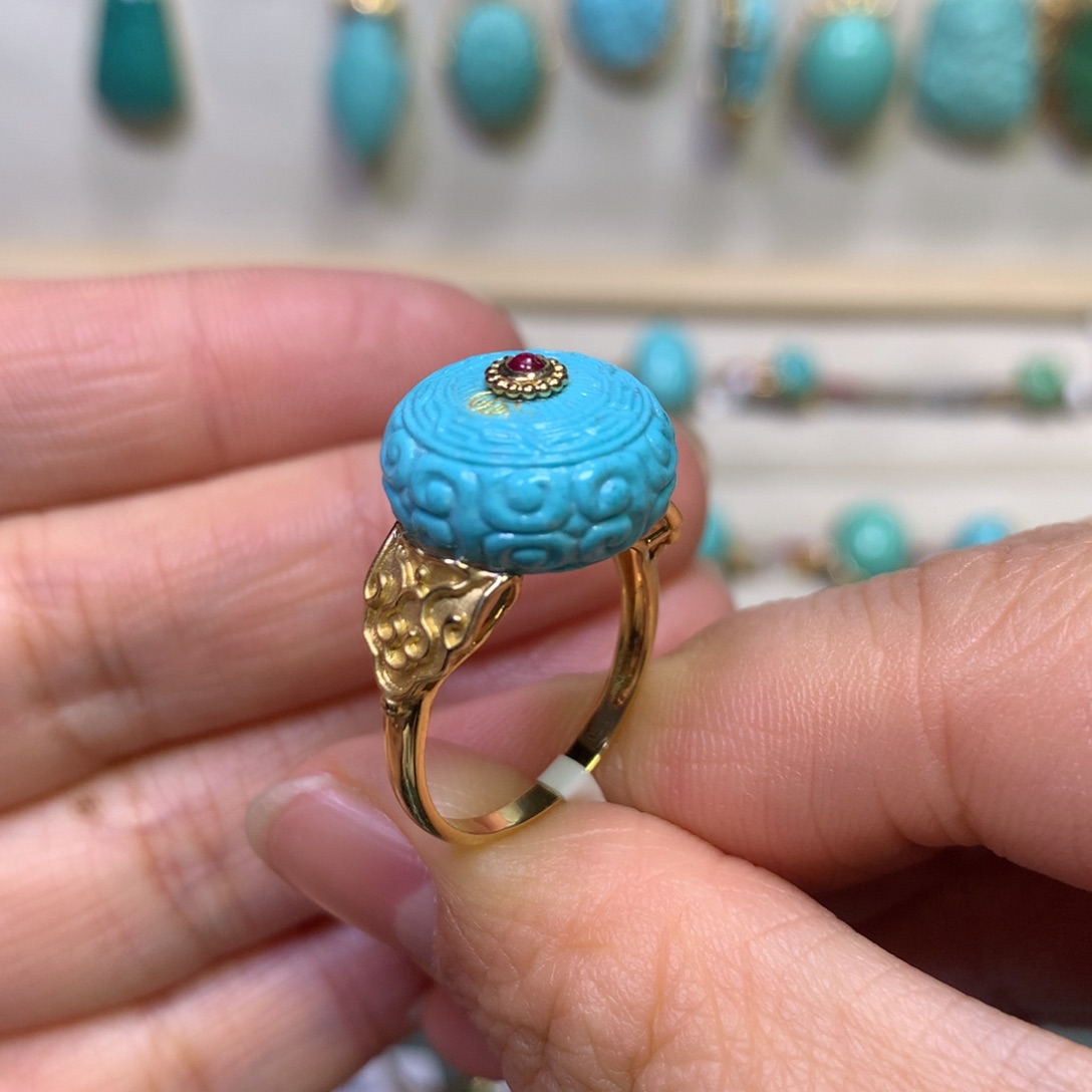 绿松石戒指18K金镶嵌