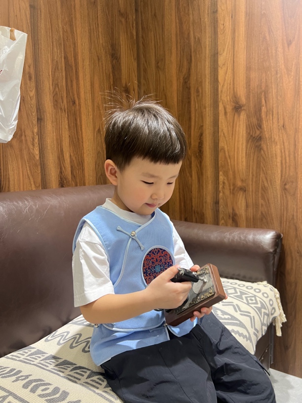 玛日迈民族风蓝色马甲，儿童时尚马甲，现货发售