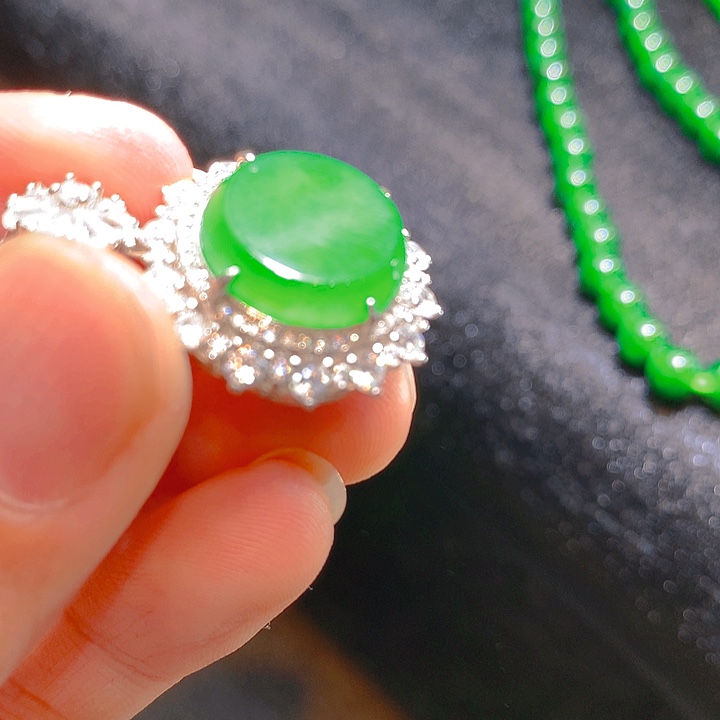 【闪购商品】翡翠颈饰银S925镶嵌翡翠