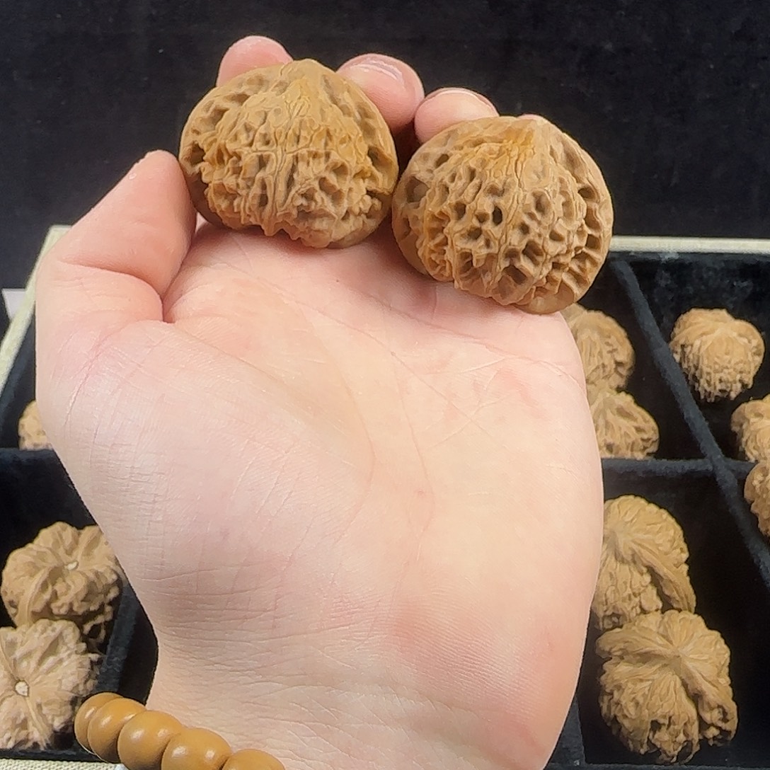 友***文玩核桃吊坠哈哈哈哈恍恍惚惚