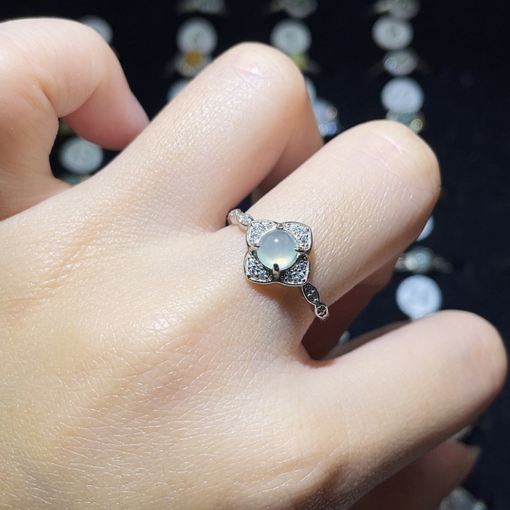 翡翠未镶嵌戒指戒指