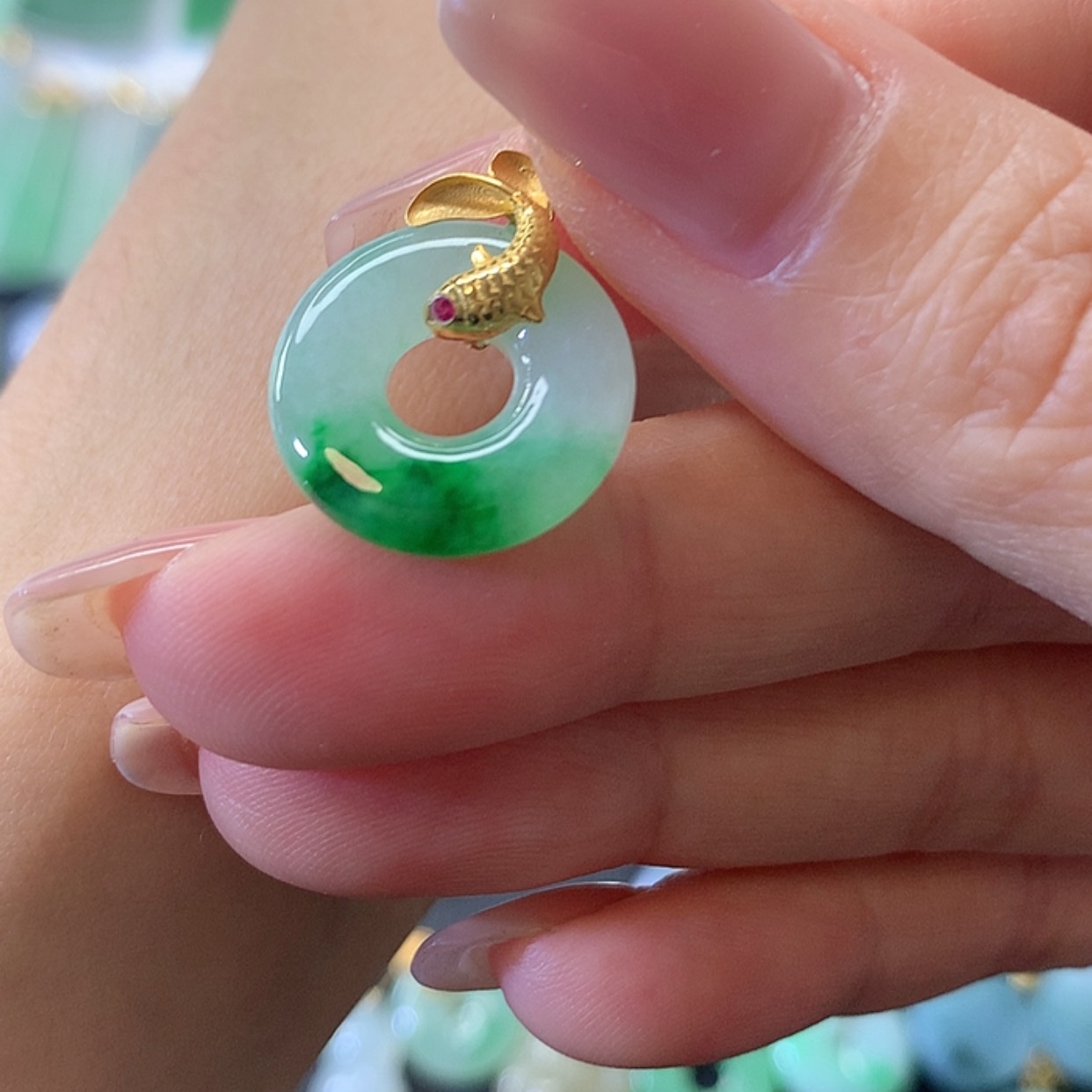 【闪购商品】翡翠吊坠(赠链)18K金镶嵌