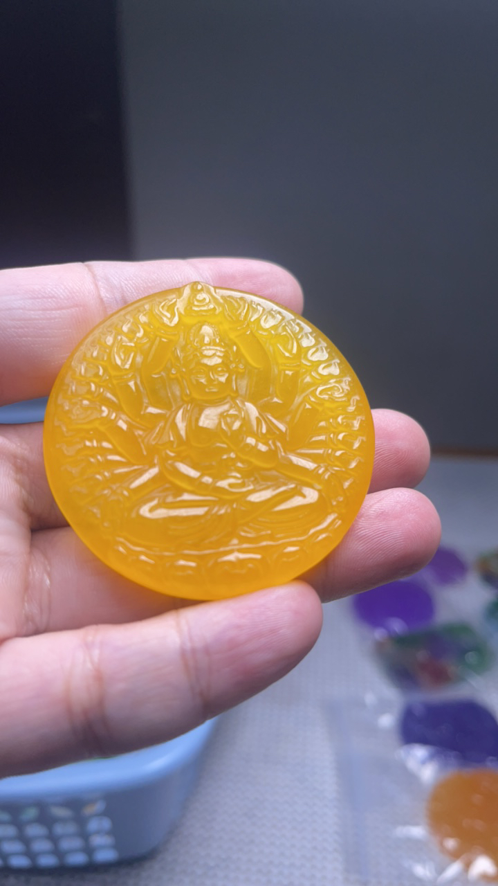 186   鸡冠黄千手观音吊坠