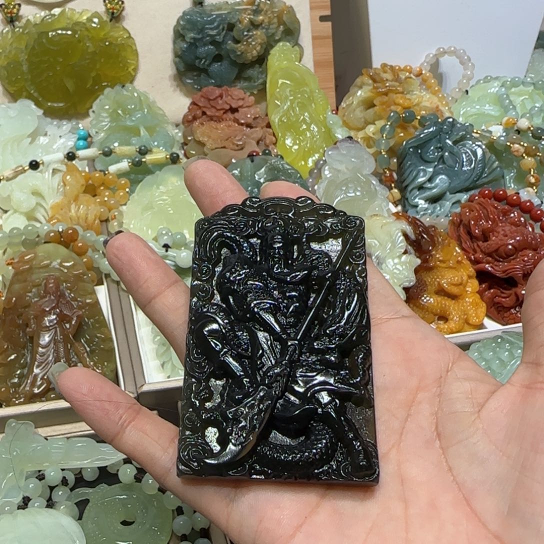 未镶嵌蛇纹石玉吊坠老*財