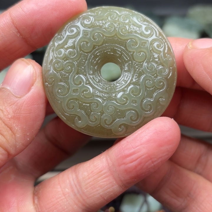 和田玉吊坠未镶嵌