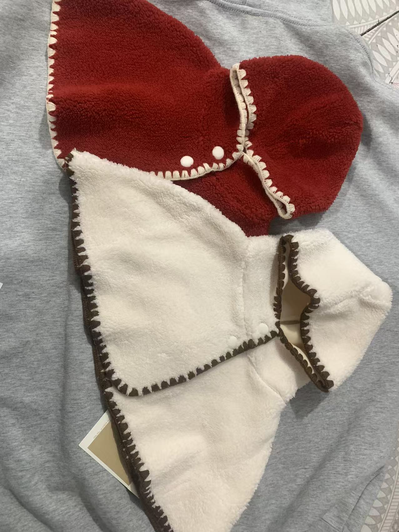 甜尔酱福利【墨一红米斗篷】