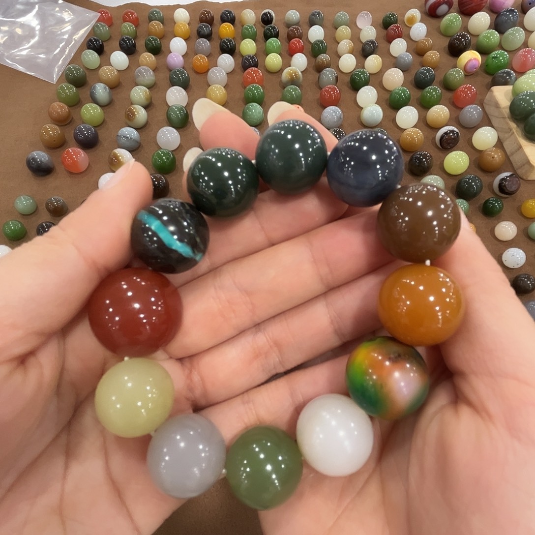 和田玉未镶嵌手串