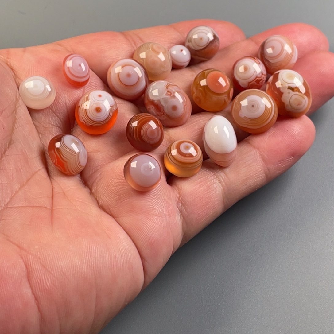 随***安未镶嵌保山天然原矿杨柳小庄天眼18个南红玛瑙