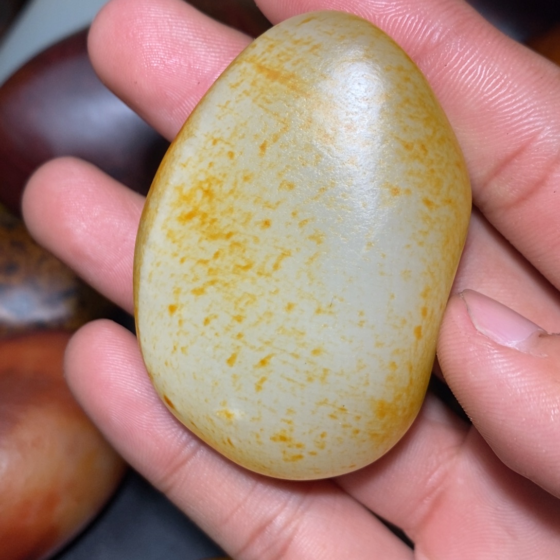 栖***山和田玉未镶嵌珠宝奇石