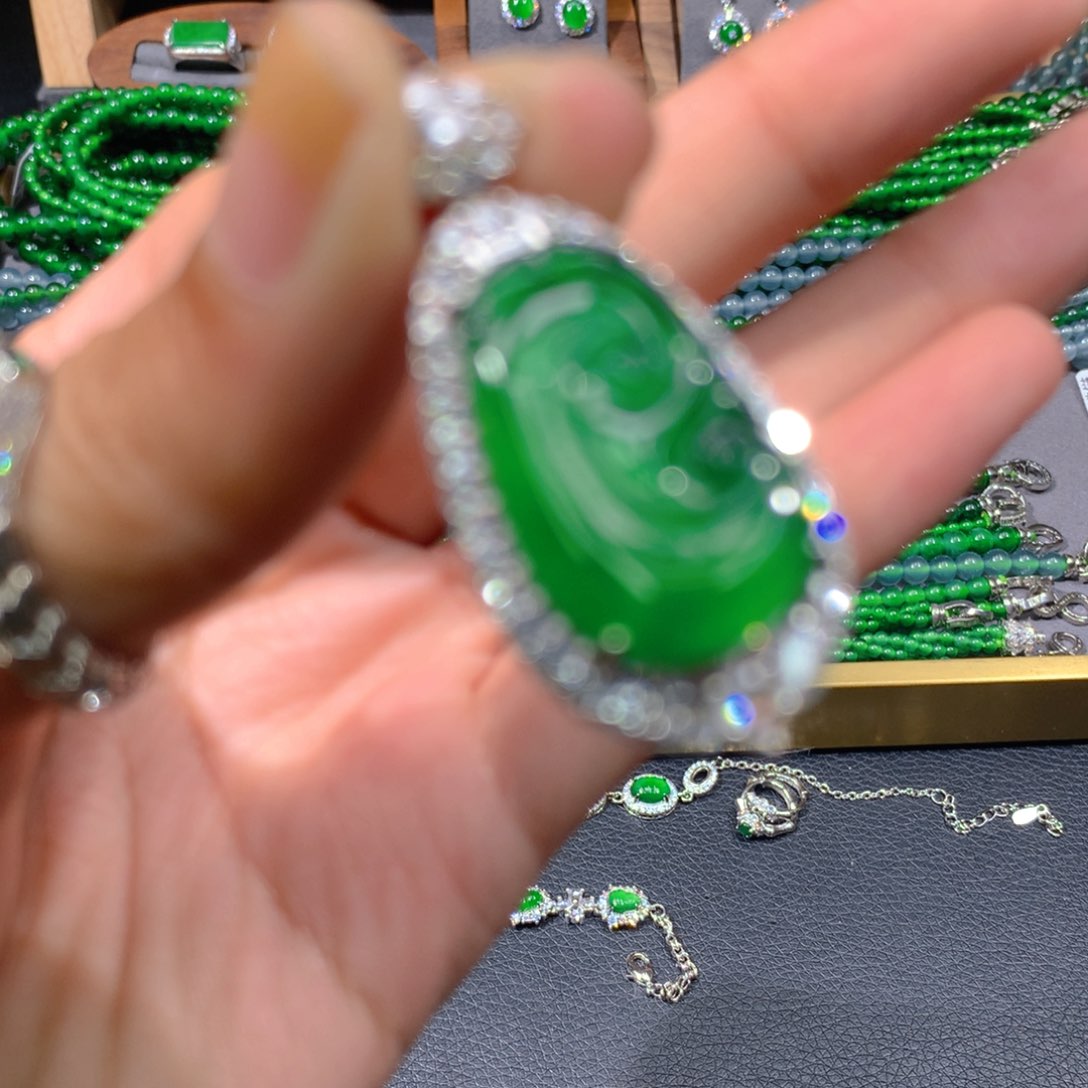 翡翠戒指未镶嵌天然翡翠