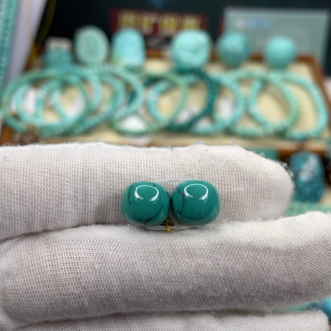 绿松石未镶嵌颈饰