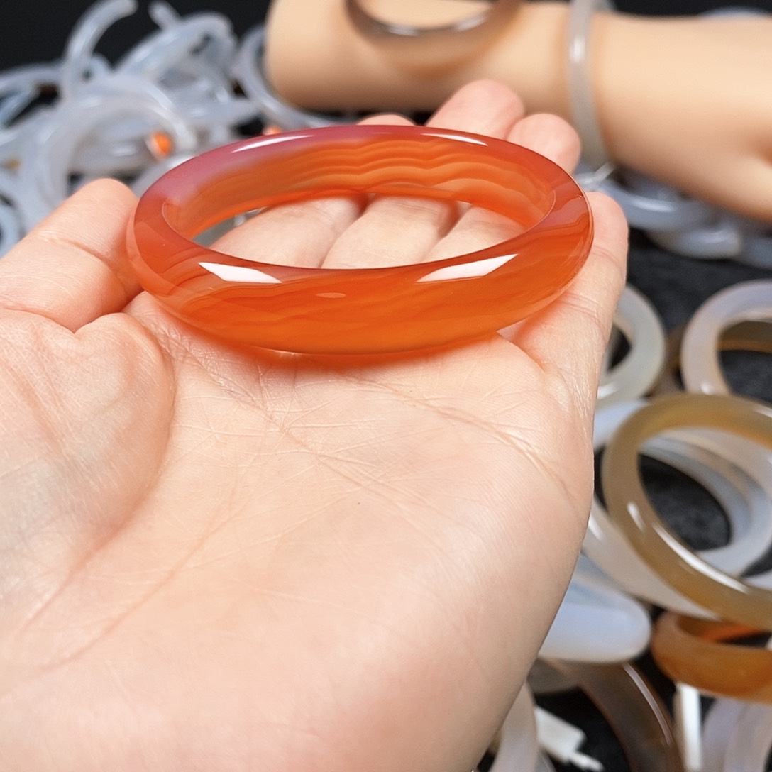 玛瑙/玉髓手镯未镶嵌木*娟