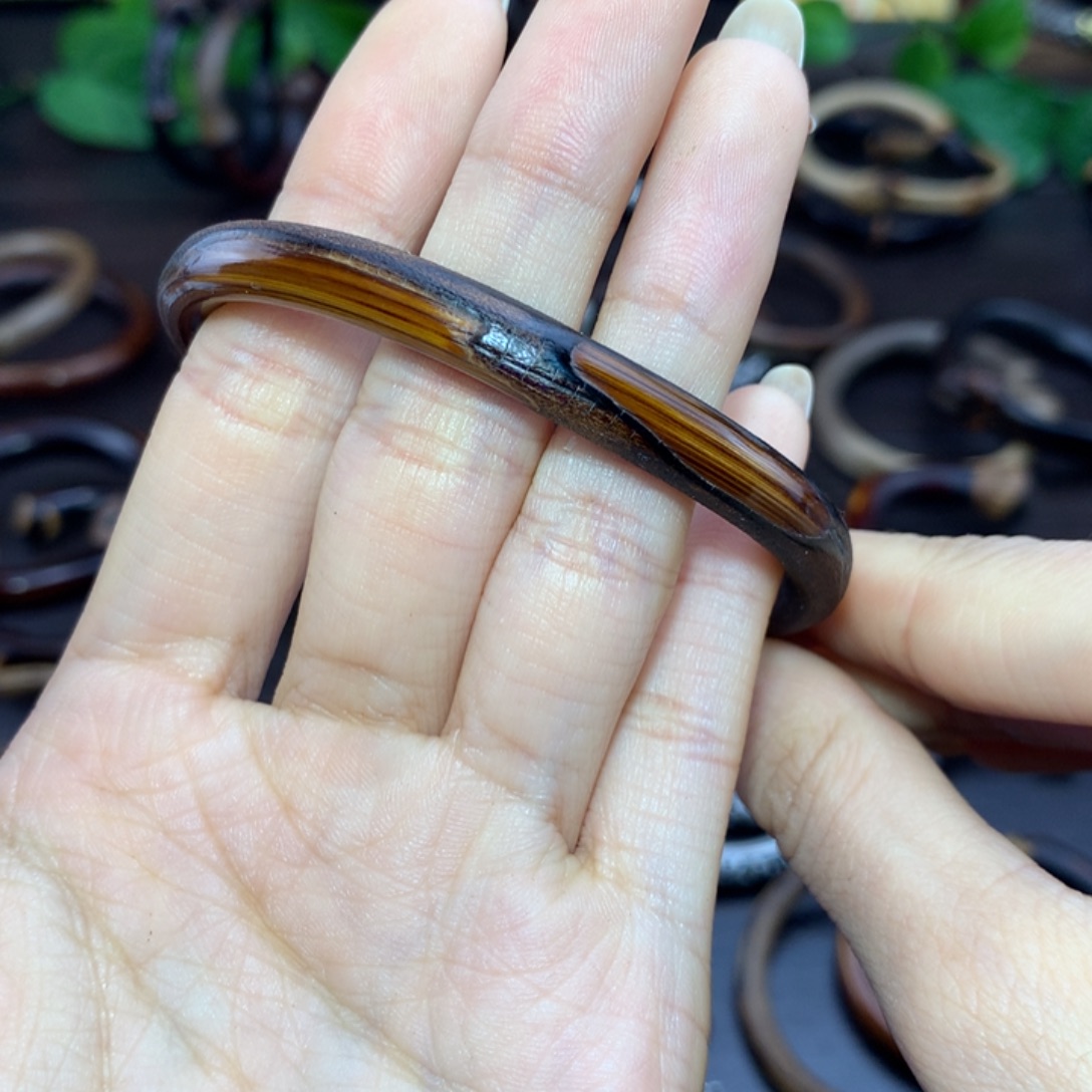 黑金鎏金地图金刚藤