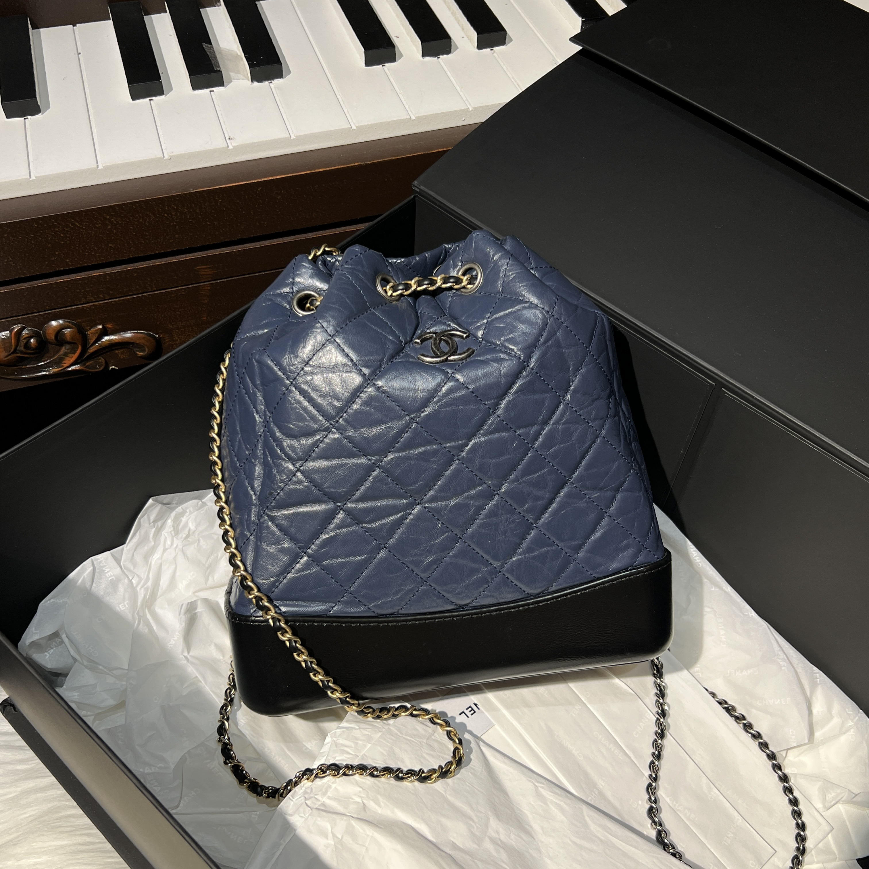 95新 Chanel/香奈儿 深蓝拼黑中号流浪双肩包