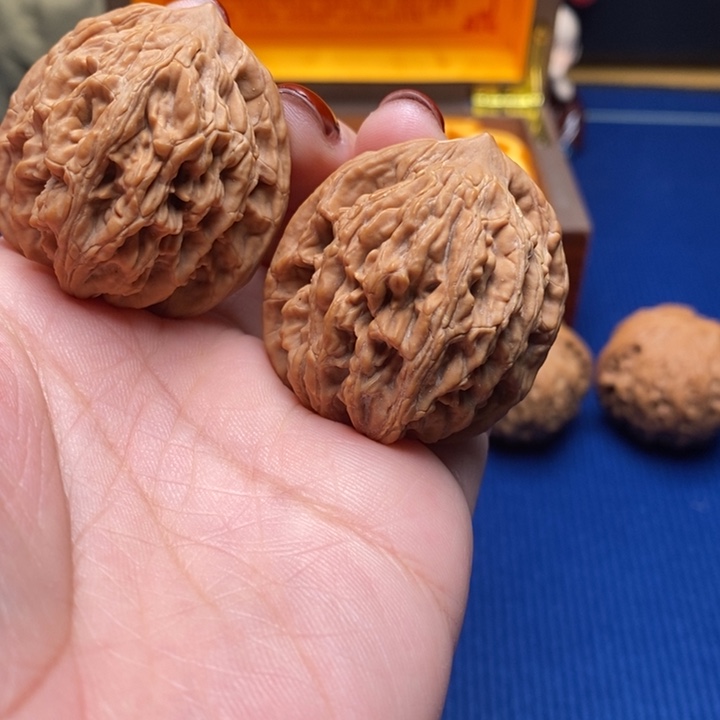 文玩核桃把件麦穗虎头