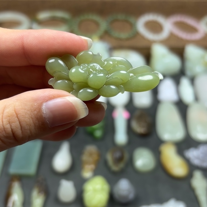 和田玉颈饰未镶嵌和田玉荷花吊坠