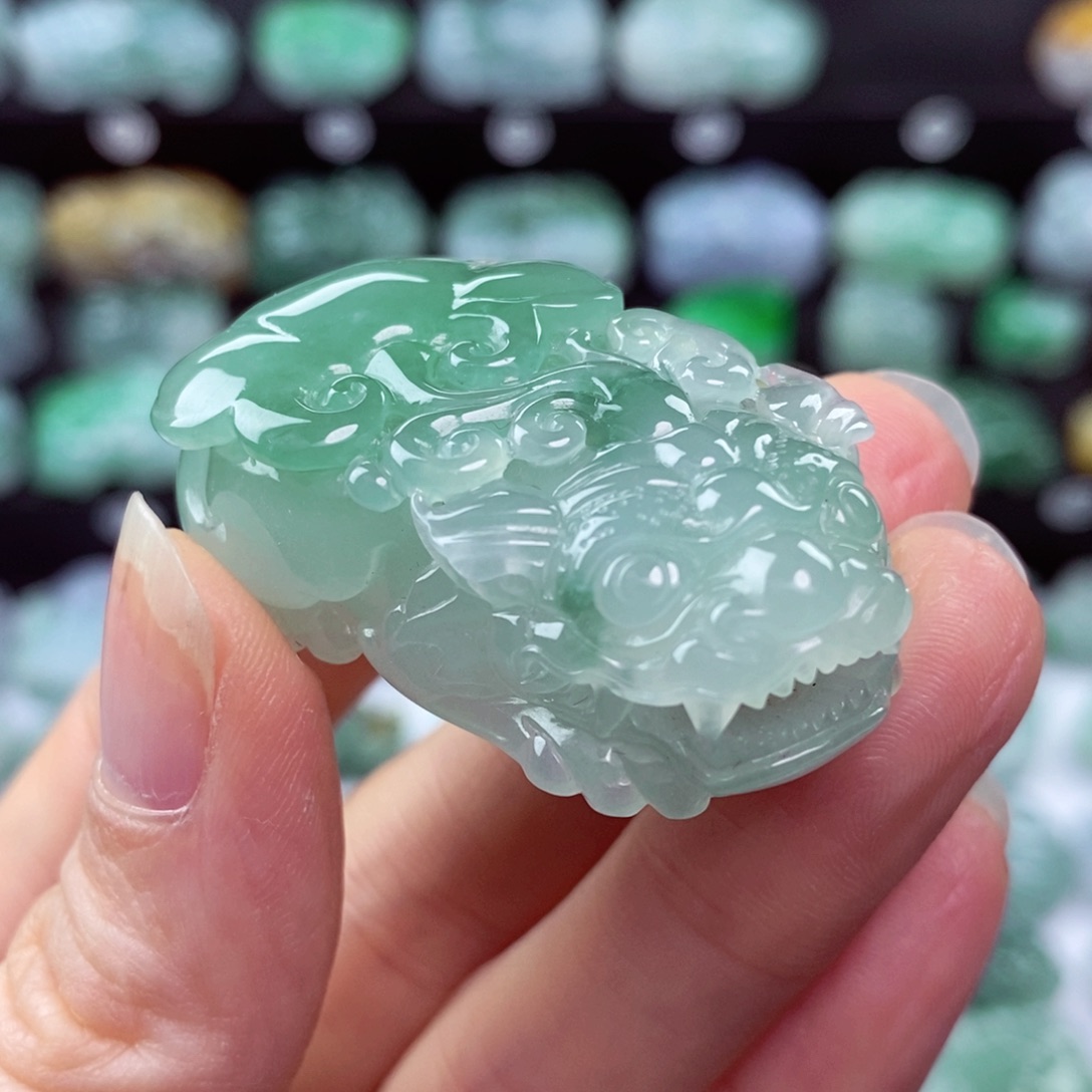 翡翠颈饰未镶嵌天然