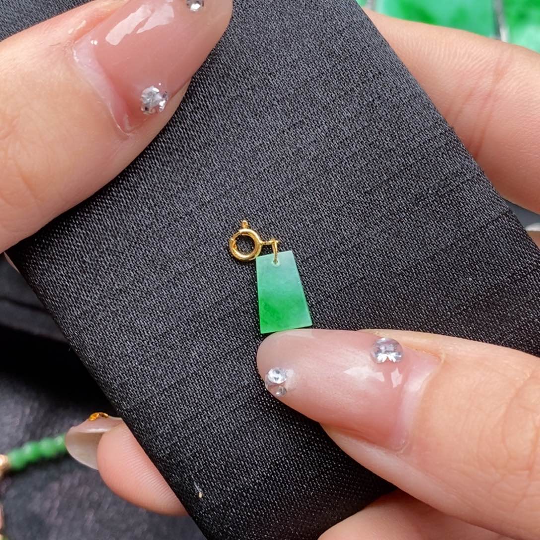 翡翠颈饰18K金镶嵌翡翠