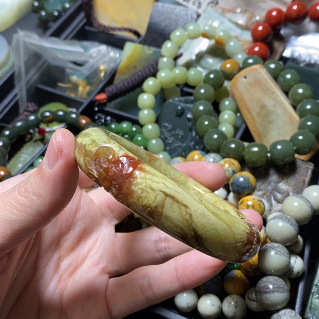 和田玉未镶嵌颈饰微瑕57口