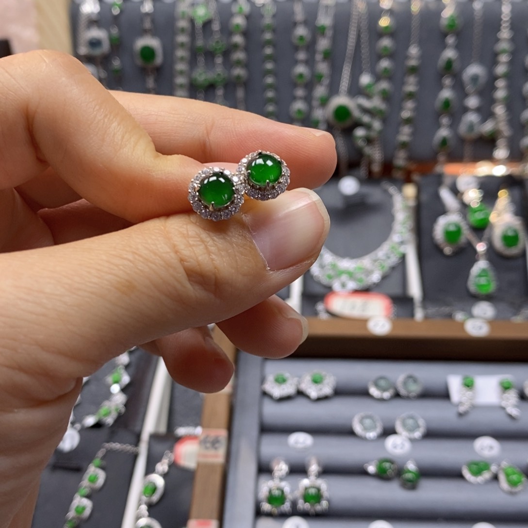 翡翠颈饰银S925镶嵌卡6耳钉6-5号