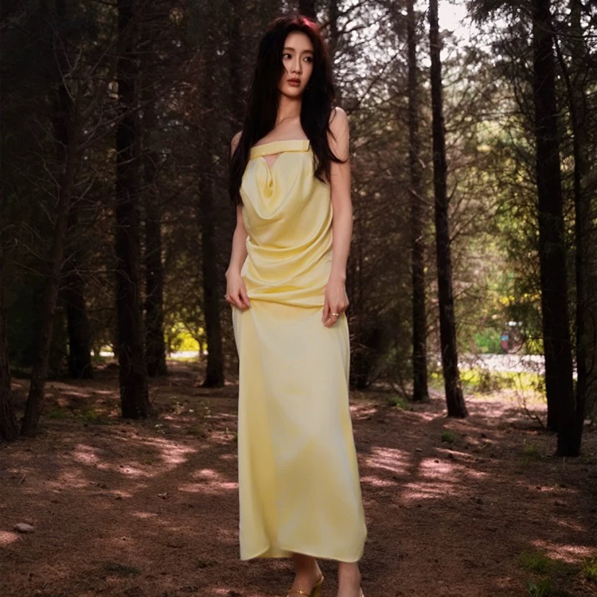 【戚砚笛同款】Sheer Luck Aurelia简约慵懒抹胸蝴蝶结露背连衣裙