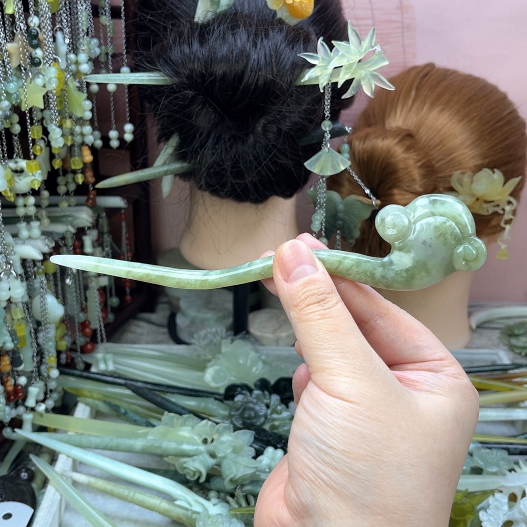 蛇纹石玉发饰未镶嵌长度18厘米左右